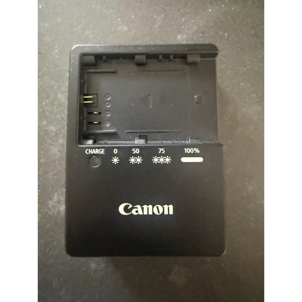 Canon LC-E6 Battery Charger for LP-E6 EOS Camera AC100-240V DC8.4V